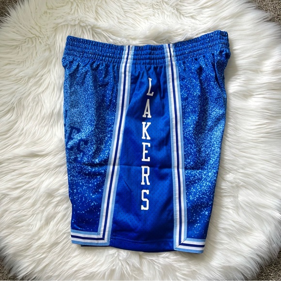Mitchell & Ness NBA LA Lakers 1996 Blue Spray Paint Swingman Shorts mens new - Picture 5 of 6